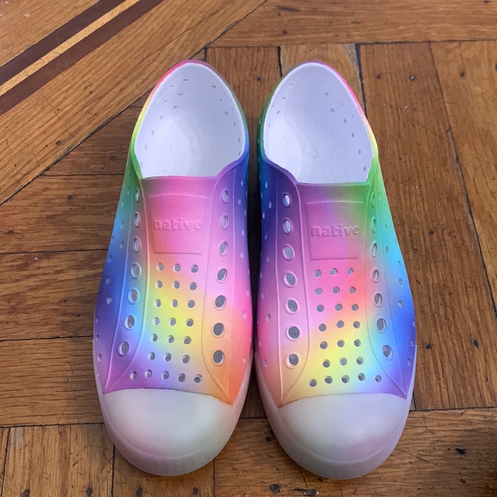Girl’s Native water shoes (rainbow)